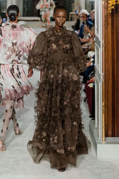 Look 15